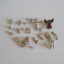 Games Workshop Warhammer, 17 Warrior Upper Body Parts