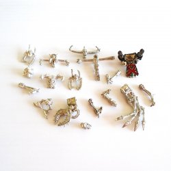 Games Workshop Warhammer, 17 Warrior Upper Body Parts