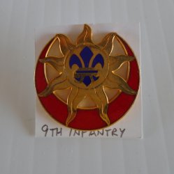 9th Infantry Division U.S. Army DUI Insignia Pin