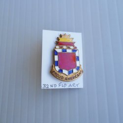 32nd US Army Field Artillery DUI Insignia Pin Proud American 