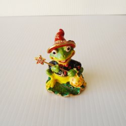 Objet d'art 'Murgatroyd' the Halloween Frog Trinket Box