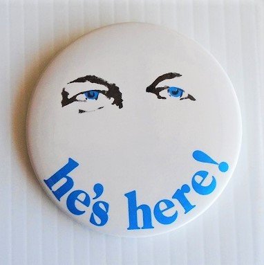 Frank Sinatra Caesars Palace Las Vegas pin back button. 1980s