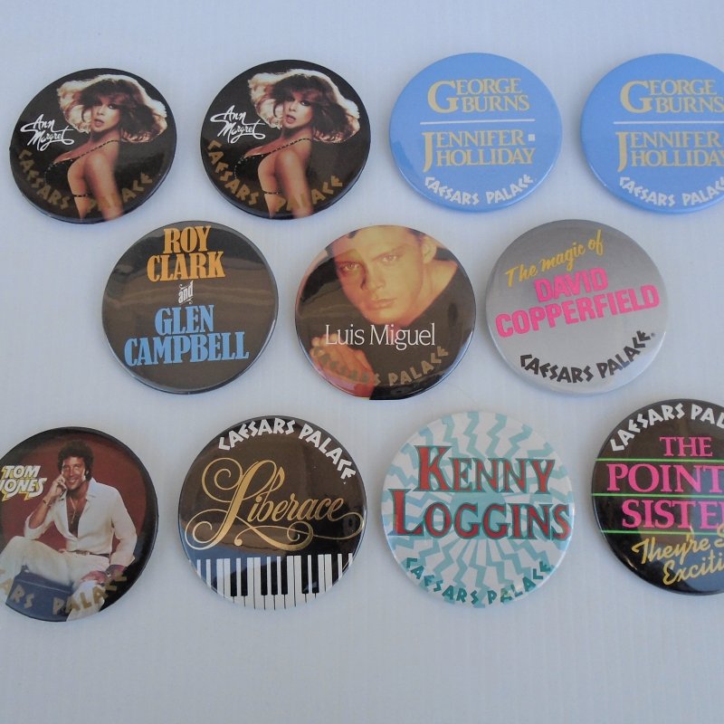Caesars Palace Las Vegas 11 entertainers pin back buttons. 1980s. Tom Jones, Pointer Sisters, Glen Campbell, etc 