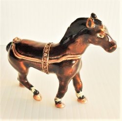 Objet d’Art Winner’s Circle Horse Trinket Box #92