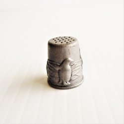 '.Penguin Pewter Thimble.'