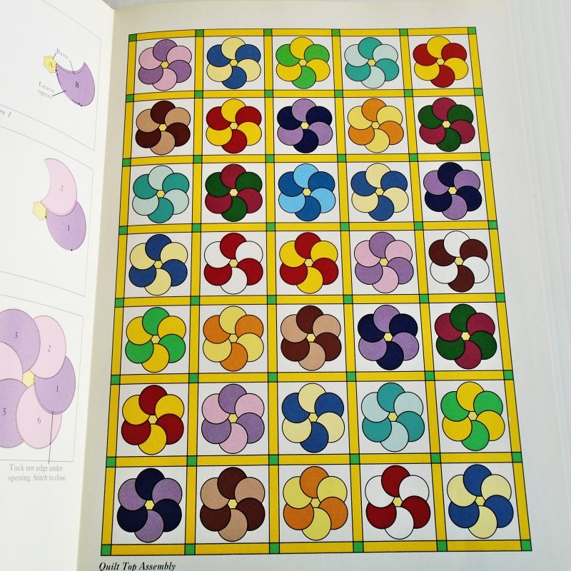 Roses of Picardy quilt pattern. Actual size templates included. From Best Loved Quilt Patterns Series.