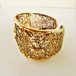 '.Floral design cuff bracelet.'