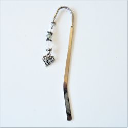 '.Metal bookmark w tassel.'