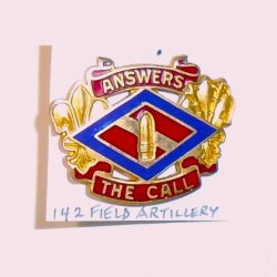 142nd US Army Field Artillery DUI Insignia Pin