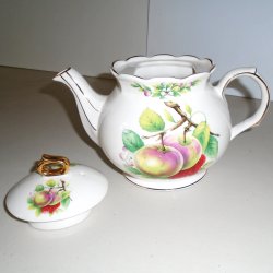 '.Sadler Teapot Peaches Strawber.'