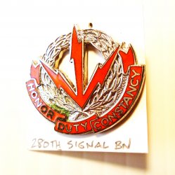 280th Army Signal BN DUI Insignia Pin, Honor Duty Constancy