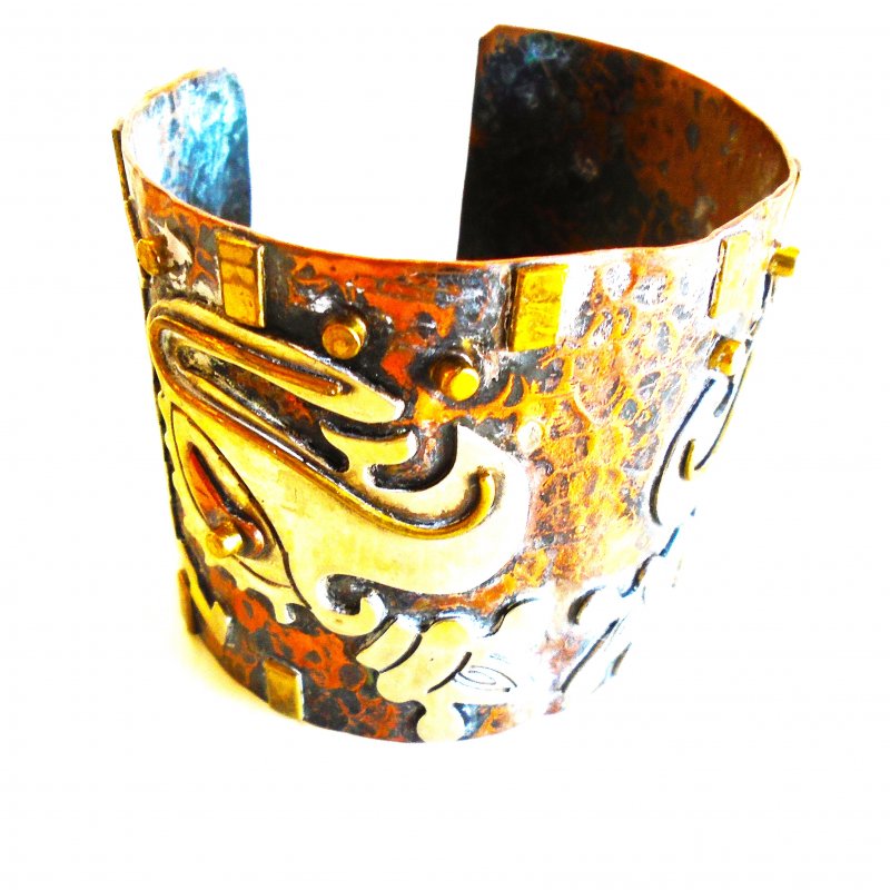 Mid Century and very bold Casa Maya Mexican Copper and Brass Cuff Bracelet featuring 2 Aztecan Eagle heads.