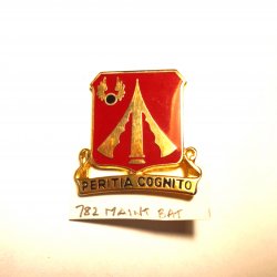 782nd Maintenance Battalion U.S. Army Insignia Pin DUI DI