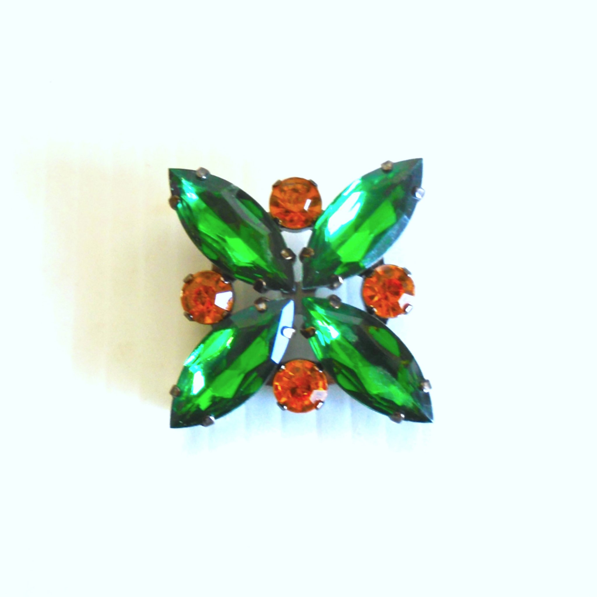 Vintage Juliana D&E Star Rhinestone pendant. 1940s to 1970s