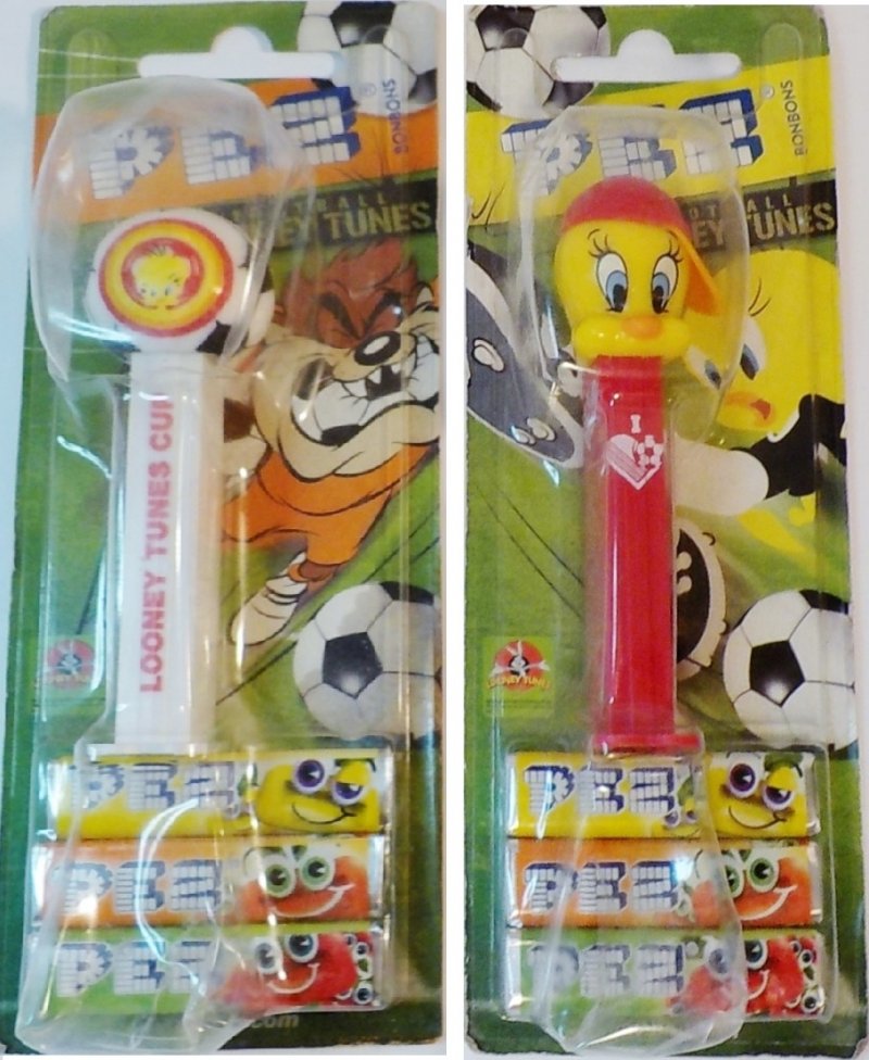 Tweety and Tweety on soccer ball, Greek cardback