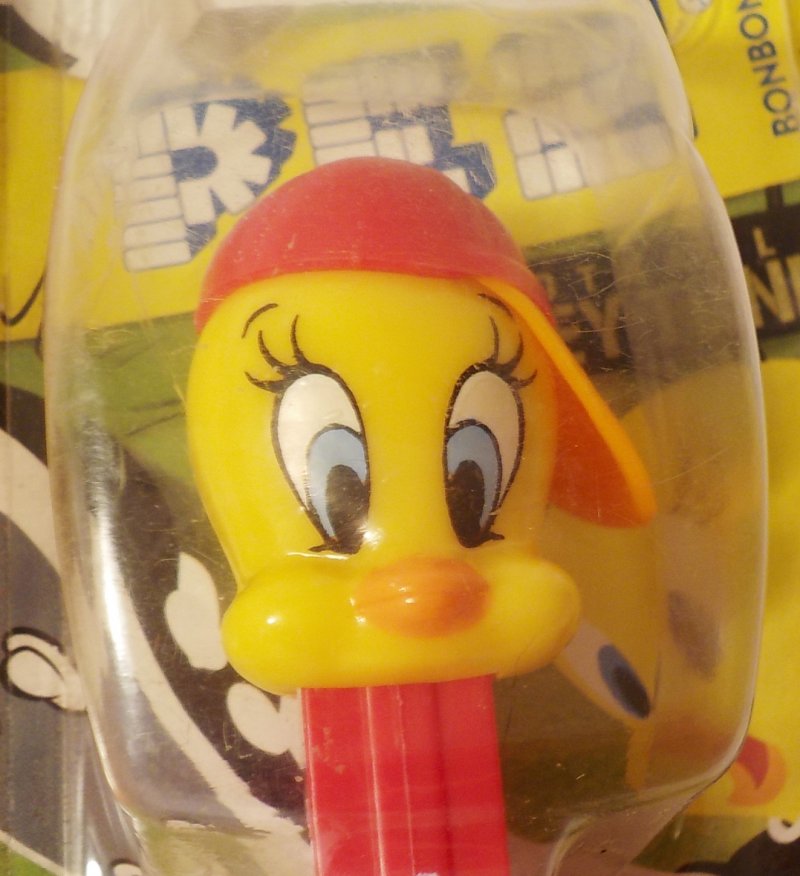 Tweety and Tweety on soccer ball, Greek cardback