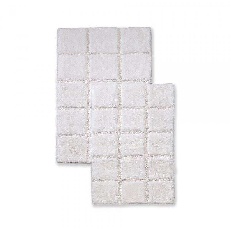 Made of combed cotton these rugs are made to last and are able to go through the washing machine without any wear and tear or fade of color. Each set comes with two bath rugs of matching color.
