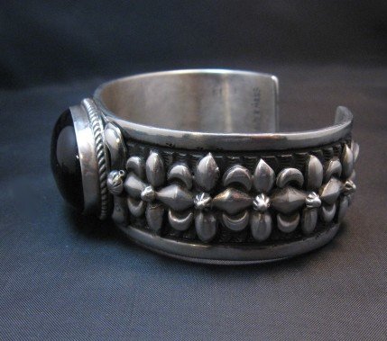 Image 3 of Large Navajo Native American Onyx Silver Bracelet, Darryl Becenti