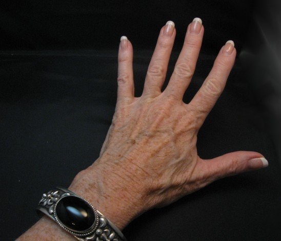 Image 5 of Large Navajo Native American Onyx Silver Bracelet, Darryl Becenti