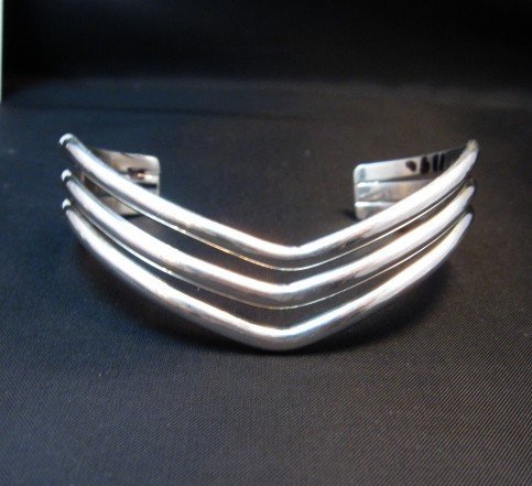 Image 0 of Native American 3-Wire Sterling Silver V-Cuff Bracelet