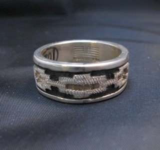 Image 4 of Narrow Dan Jackson Navajo Rug Design Silver Ring sz10-1/2