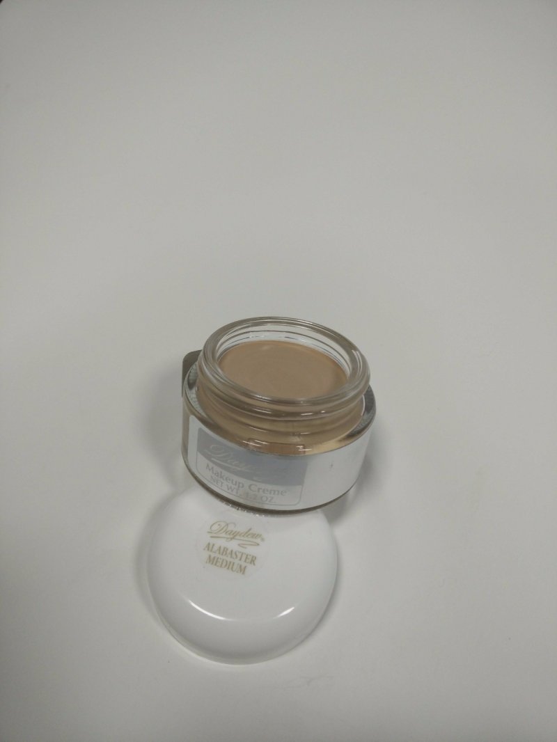 Daydew Makeup Alabaster Medium 1.2 oz 