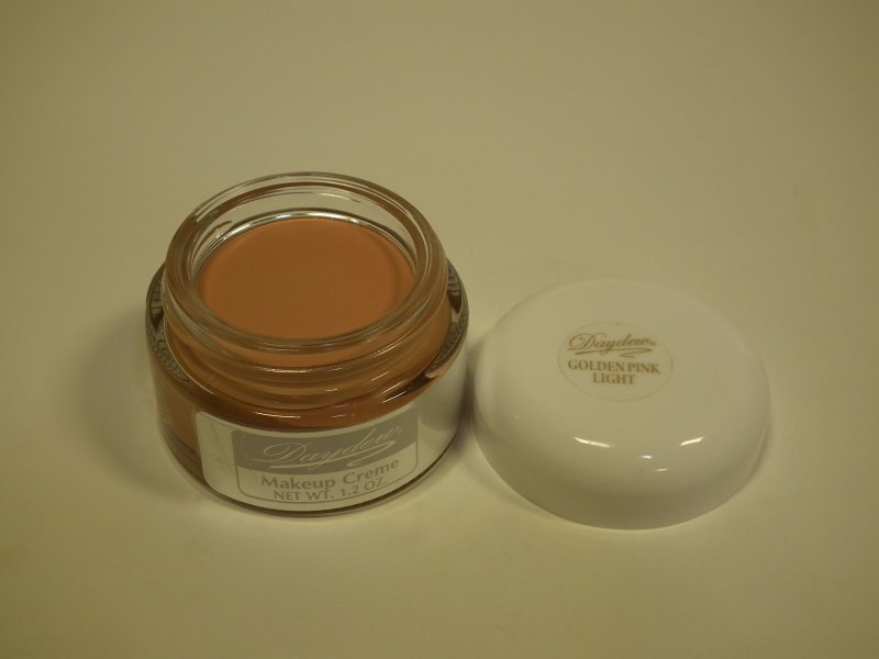The Original Daydew Makeup Creme Made World Famous By Beauty Professionals. Creates A Youthful Glow That Last For Hours Without Touchups. Appy By Patting Small Amount On The Skin Until Warmed. Then Sm