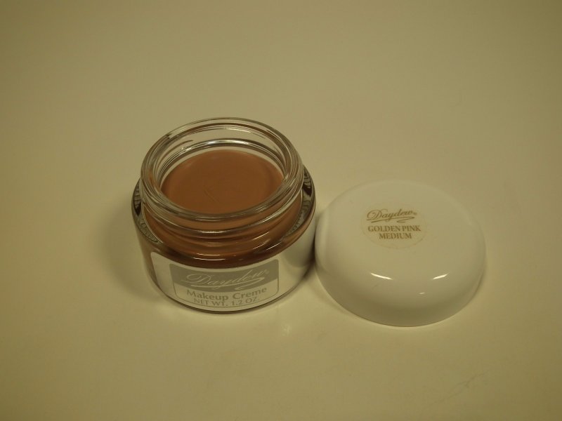The Original Daydew Makeup Creme Made World Famous By Beauty Professionals. Creates A Youthful Glow That Last For Hours Without Touchups. Appy By Patting Small Amount On The Skin Until Warmed. Then Sm