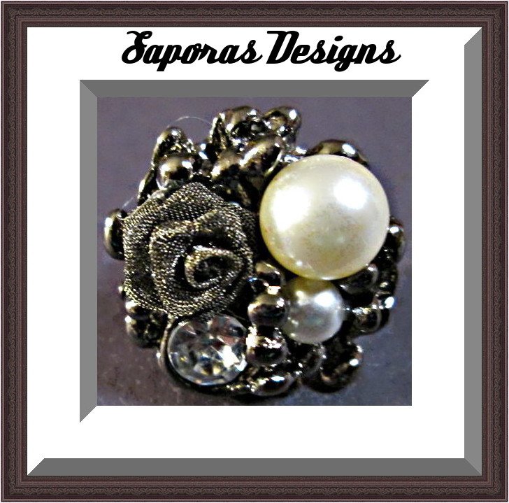 Image 0 of Vintage Black Flower / Floral Design Ring Size 5.5 With White Faux Pearls