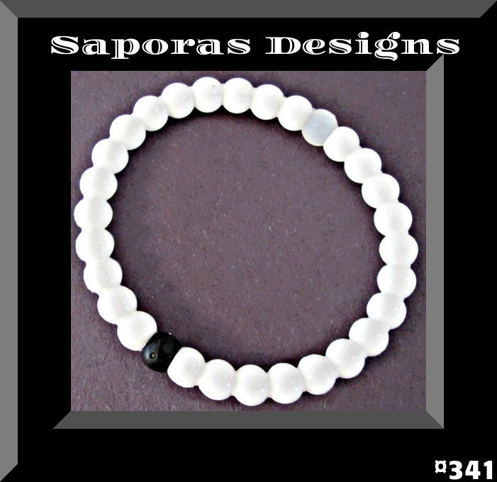 Image 0 of White Silicone Bracelet Medium Unisex