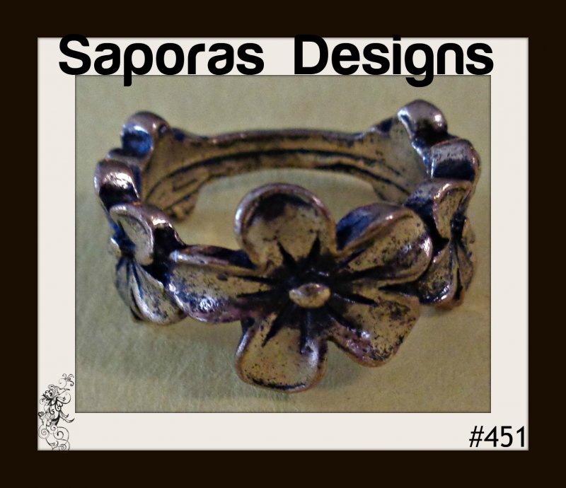 Image 0 of Size 6 Antique Flower Design Band Ring 