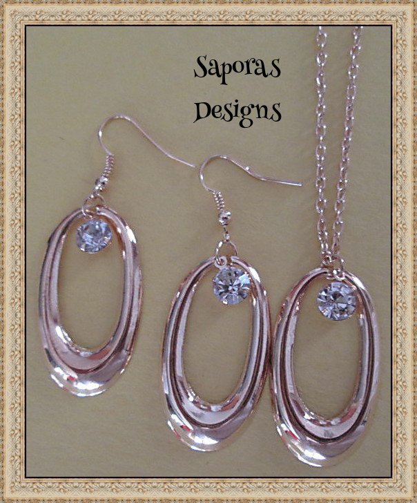 Image 0 of Gold Tone Oval Design Dangle Earrings & Necklace Jewelry Set With Clear Crystals