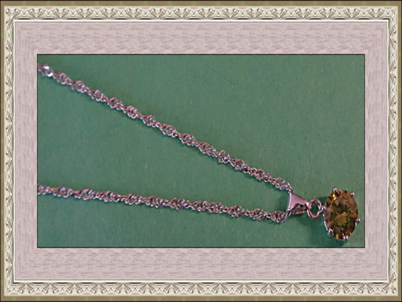 Image 0 of 18KRP Necklace With Green Crystal Classy Style
