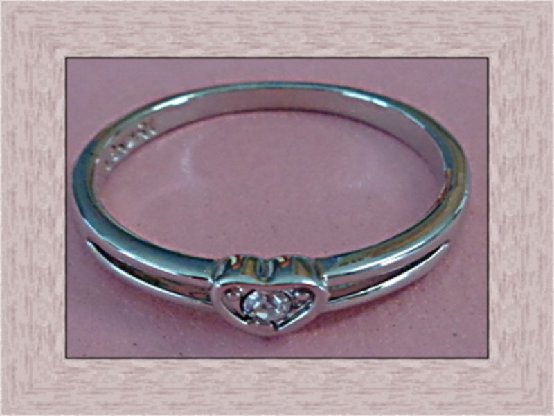 Image 0 of 18KRP Wedding / Engagement Design Ring With Heart Style & Clear Crystal Size 7