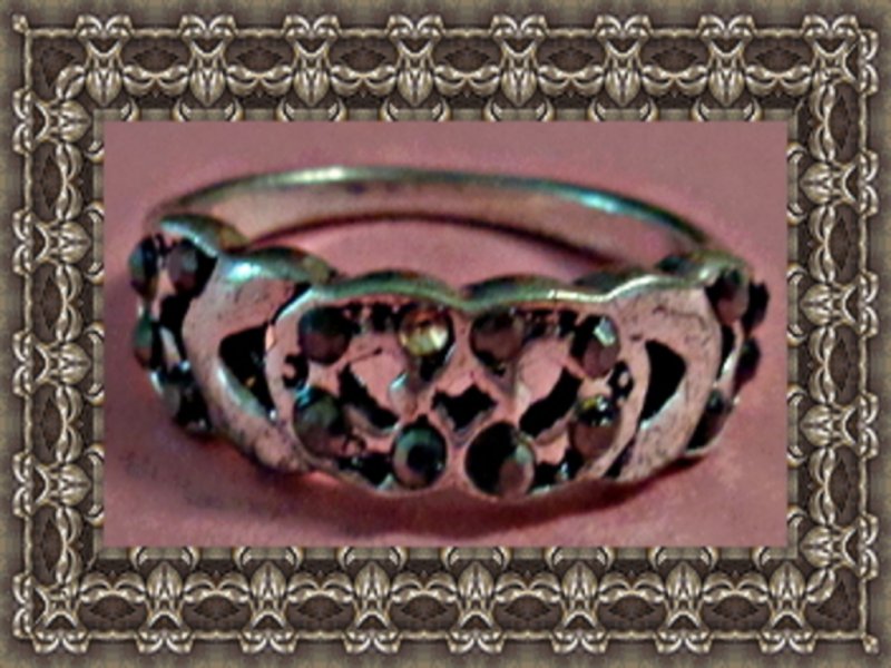 Image 0 of Vintage Silver Tone Heart Design Ring Size 6 With Black Crystals