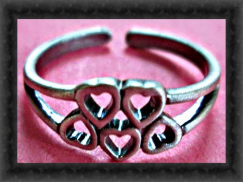 Image 0 of Vintage Silver Tone Heart Design Toe Ring Sassy Style