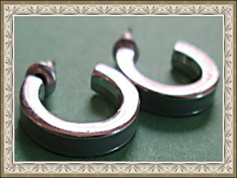 Image 0 of Mint Green & Silver Tone Small Hoop Design Earrings