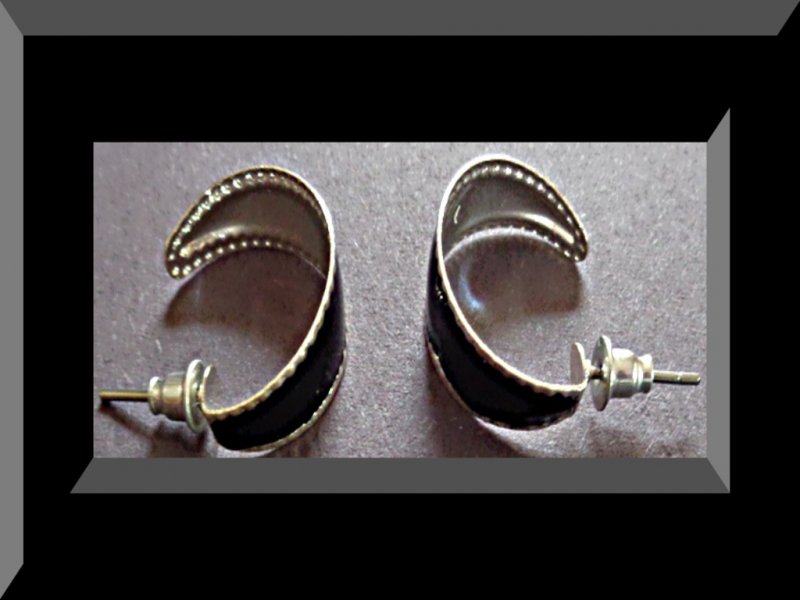 Image 0 of Silver Tone & Black Small Hoop Design Earrings