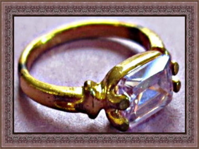 Image 0 of Antique Gold Tone Size 7 Purple Crystal Birthstone Ring