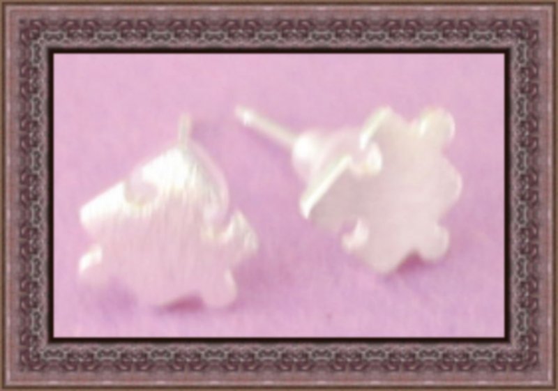 Image 0 of Silver Plated Puzzle Design Stud Earrings Unisex For Couples