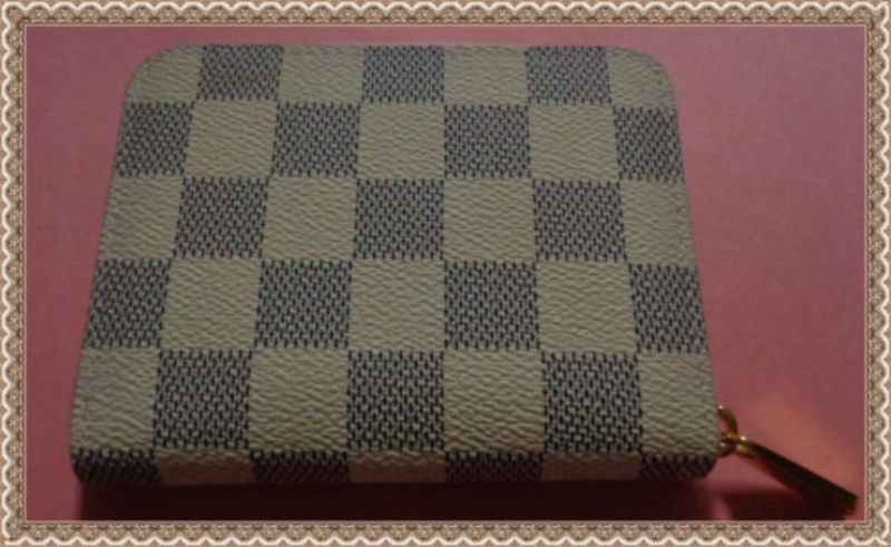 Image 1 of Checkered Grey & Cream White Zippy Coin Purse Leather Pink On The Inside 