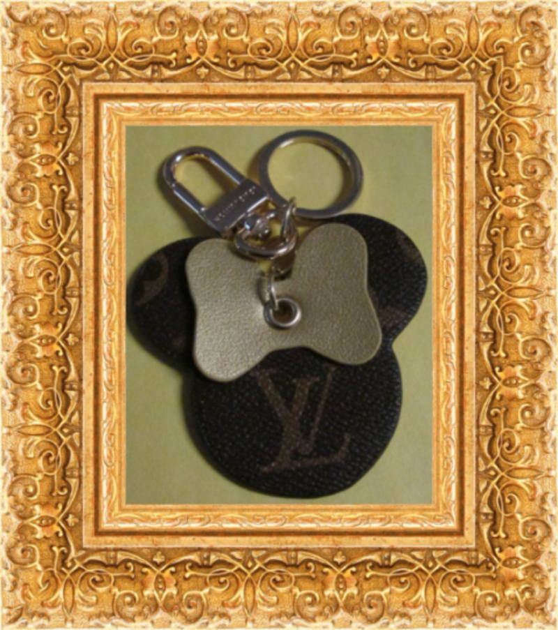 Image 0 of  Brown & Gold Leather Designer Theme Keychain With Gold In Color Finish