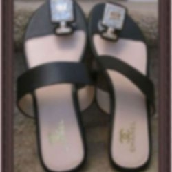  Black Leather Sandals Size 7 With Clear Crystals