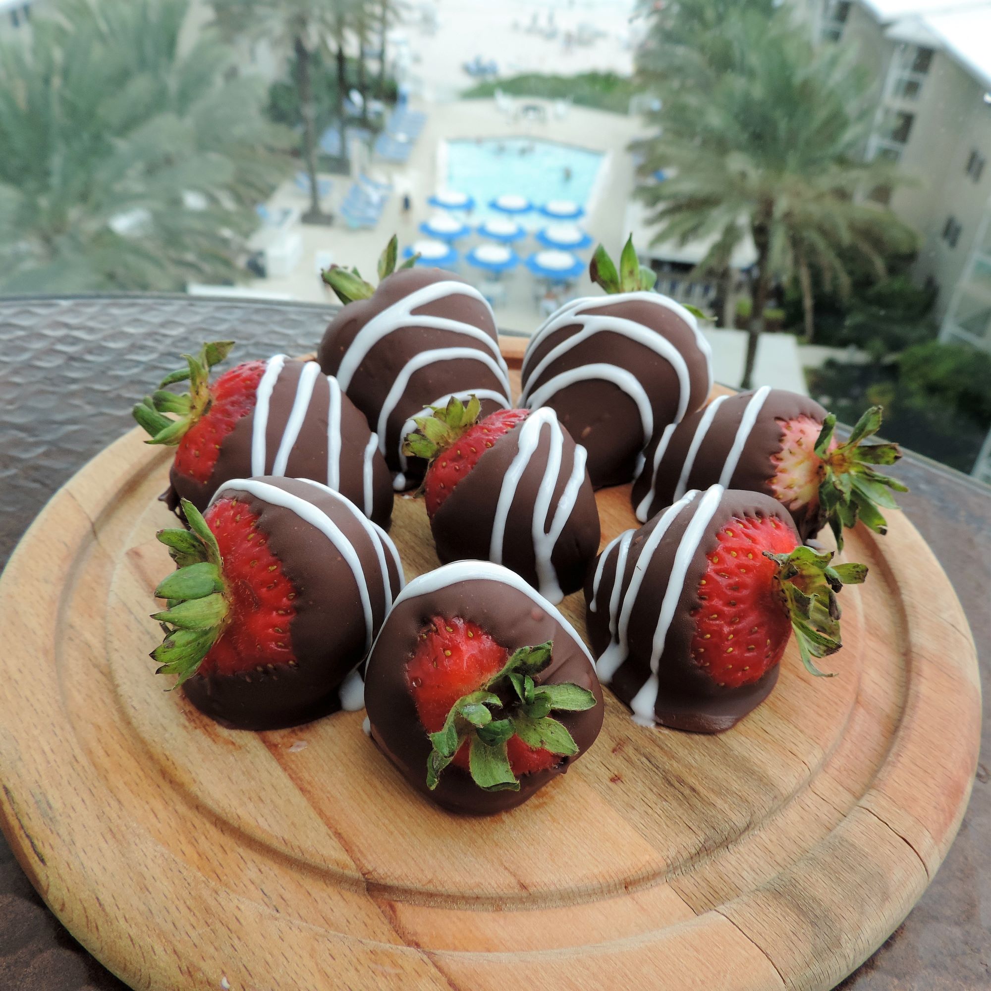 Image 0 of Chocolate Covered Strawberries