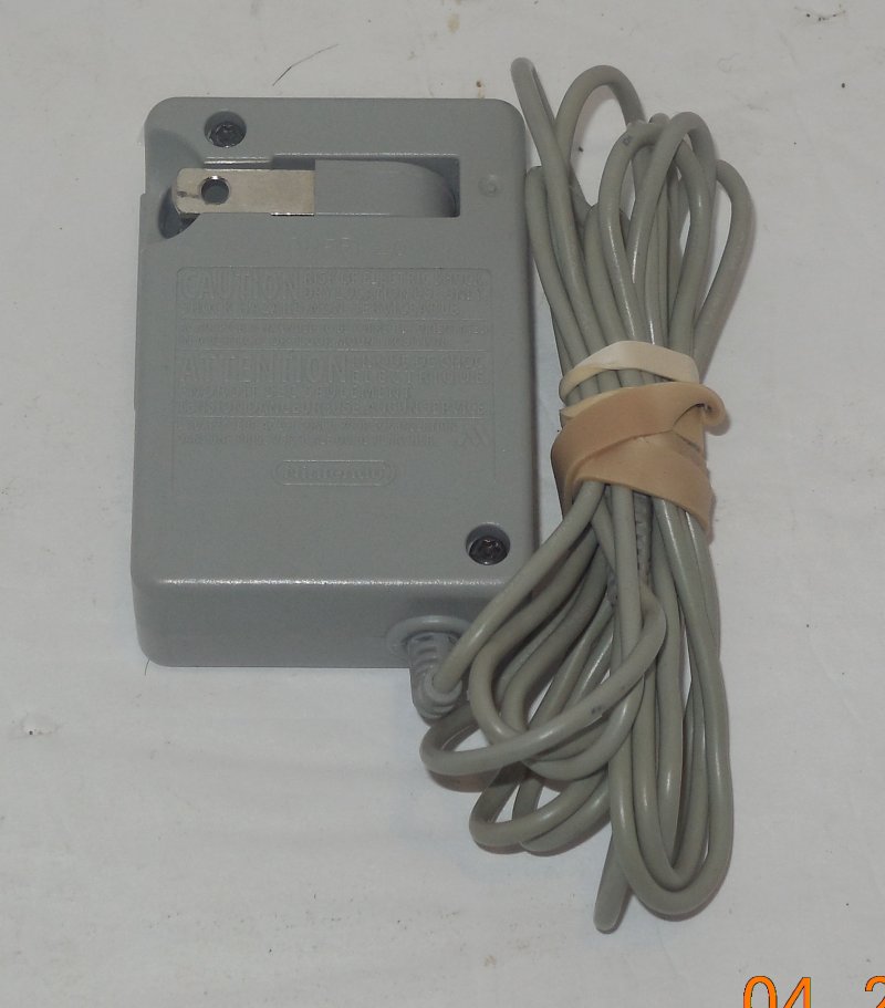 Image 10 of Nintendo DSi Launch Edition Blue Handheld Game System