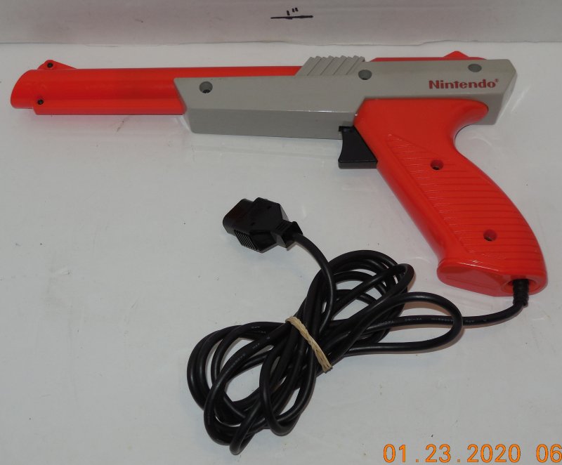 Image 2 of Vintage Nintendo Entertainment System NES Orange Zapper Gun Controller