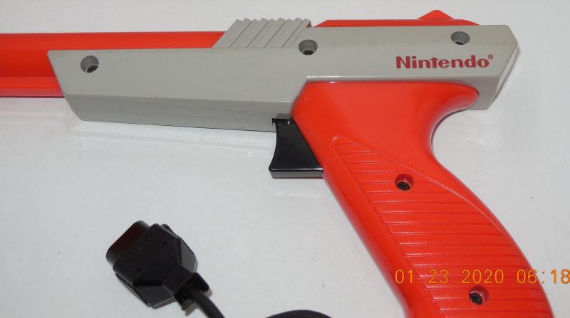 Image 3 of Vintage Nintendo Entertainment System NES Orange Zapper Gun Controller
