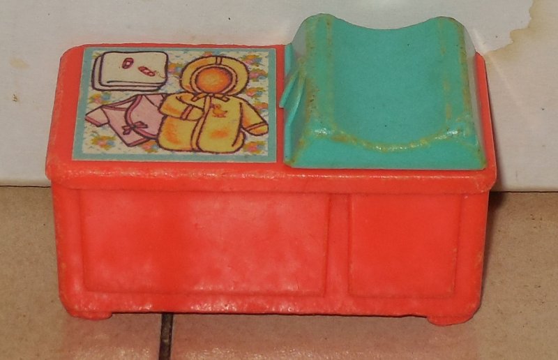 Image 0 of Vintage Fisher Price Little People Orange Changing table FPLP #761 Play Family