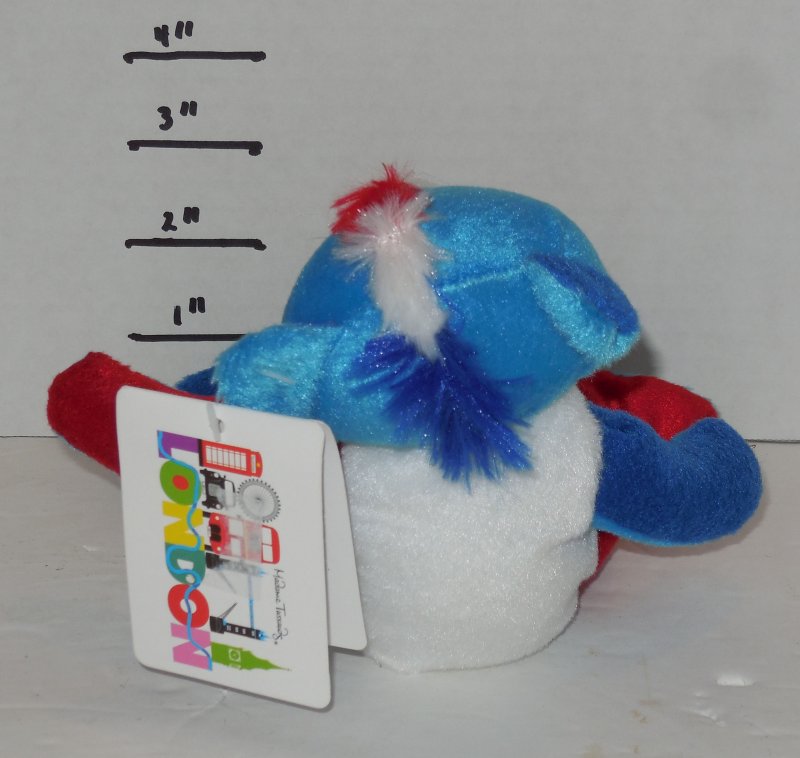 Image 3 of Rare and VHTF madame tussaud London Souvenir BEAN BAG BEAR plush toy