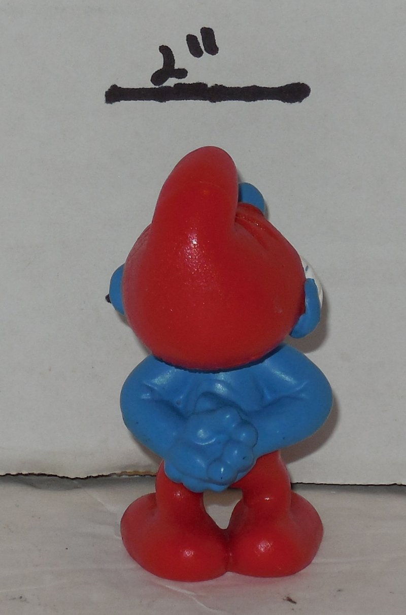Image 1 of 2005 Classic Smurfs Series. 20533 Classic Papa Smurf PVC Figure